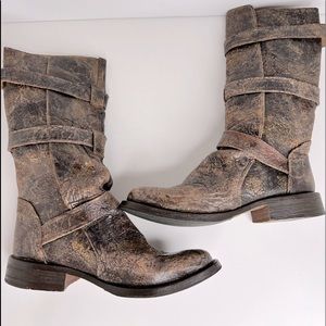 Steve Madden Buck Tall Super Distressed
